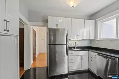 436 Undercliff Avenue, Edgewater, NJ 07020 - Photo 17