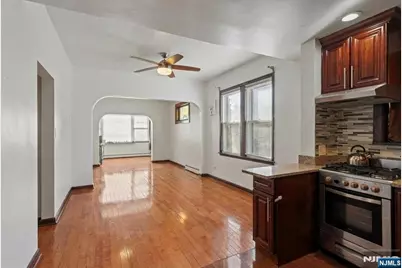 436 Undercliff Avenue, Edgewater, NJ 07020 - Photo 3