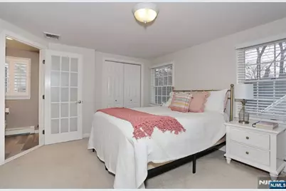 215 Hill Street, Midland Park, NJ 07432 - Photo 19