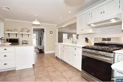 215 Hill Street, Midland Park, NJ 07432 - Photo 5