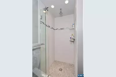 215 Hill Street, Midland Park, NJ 07432 - Photo 21