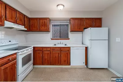 423 Meadow Woods Lane 310 #310, Lawrence Township, NJ 08648 - Photo 3