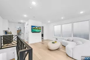 38 Hudson Ave, Edgewater, NJ 07020 - Photo 35