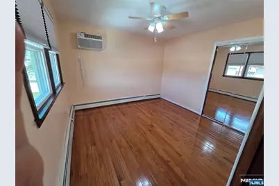 14 Chestnut Street 2nd Floor #2nd Floor, Elmwood Park, NJ 07407 - Photo 5