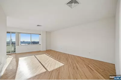 364 Palisade Avenue 5E #5E, Cliffside Park, NJ 07010 - Photo 3