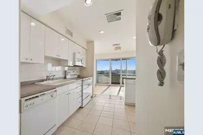 364 Palisade Avenue 5E #5E, Cliffside Park, NJ 07010 - Photo 11