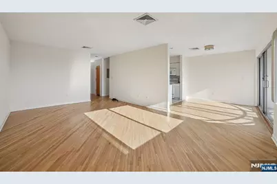 364 Palisade Avenue 5E #5E, Cliffside Park, NJ 07010 - Photo 5