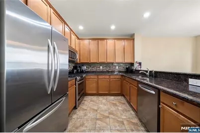 3 Holly Lane 902 #902, Garfield, NJ 07026 - Photo 7