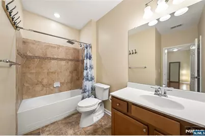 3 Holly Lane 902 #902, Garfield, NJ 07026 - Photo 21