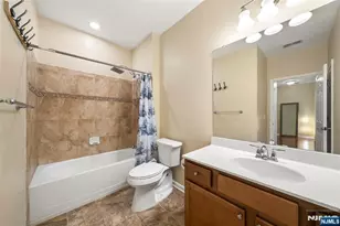 3 Holly Ln 902, Garfield, NJ 07026 - Photo 21