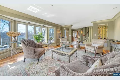 17 Sycamore Drive, Woodcliff Lake, NJ 07677 - Photo 7