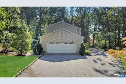 17 Sycamore Drive, Woodcliff Lake, NJ 07677 - Photo 47