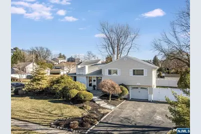 15 Windemere Road, Verona, NJ 07044 - Photo 1