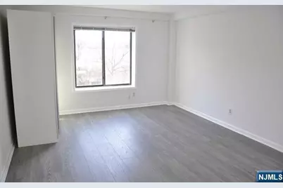 99 Teaneck Road 118 #118, Ridgefield Park, NJ 07660 - Photo 5