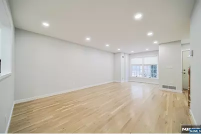 196 Madison Avenue 15 #15, Dumont, NJ 07628 - Photo 7