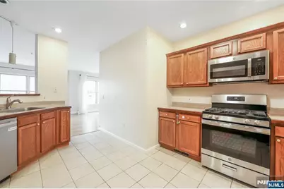 337 The Promenade 337 #337, Edgewater, NJ 07020 - Photo 7