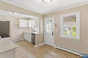 47 Peek St, Rochelle Park Township, NJ 07662 - Photo 9