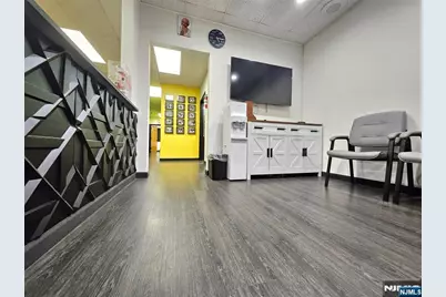 842 Clifton Avenue 6 #6, Clifton, NJ 07013 - Photo 9