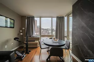 612 Hudson Park 612, Edgewater, NJ 07020 - Photo 5