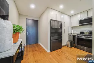 612 Hudson Park 612, Edgewater, NJ 07020 - Photo 11