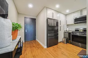 612 Hudson Park 612, Edgewater, NJ 07020 - Photo 11