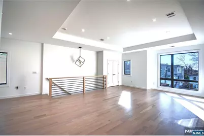 35 Henry Avenue 2nd Floor #2nd Floor, Palisades Park, NJ 07650 - Photo 3