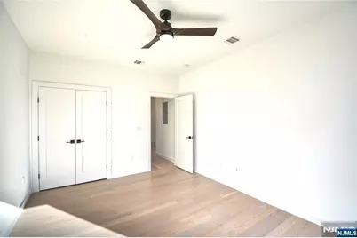 35 Henry Avenue 2nd Floor #2nd Floor, Palisades Park, NJ 07650 - Photo 9