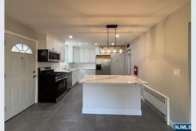 166 Morningside Lane, Palisades Park, NJ 07650 - Photo 5