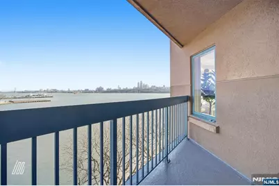 504 Nelson Court, Edgewater, NJ 07020 - Photo 9