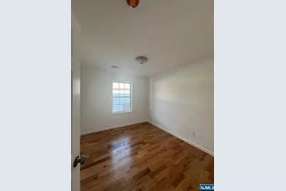 339 Ocean Avenue, Jersey City, NJ 07305 - Photo 23