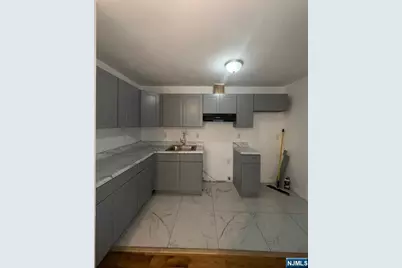 339 Ocean Avenue, Jersey City, NJ 07305 - Photo 3