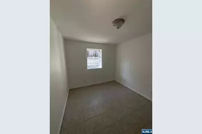 339 Ocean Avenue, Jersey City, NJ 07305 - Photo 7