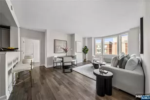 6404 City Pl, Edgewater, NJ 07020 - Photo 3