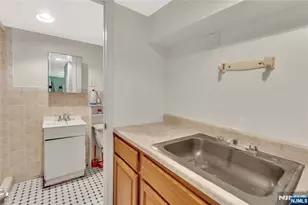 308 38th St, Union City, NJ 07087 - Photo 17