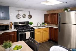 16 Krueger Pl, Passaic, NJ 07055 - Photo 9