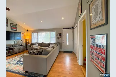 28 Woodside Drive, West Milford, NJ 07480 - Photo 11