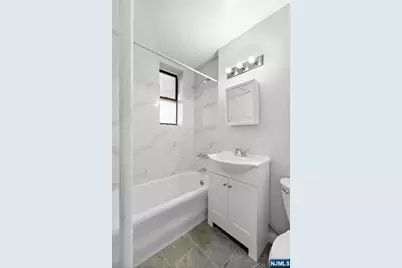 821 Bergen Avenue B12 #B12, Jersey City, NJ 07306 - Photo 11