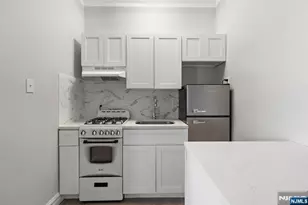 821 Bergen Ave B12, Jersey City, NJ 07306 - Photo 9