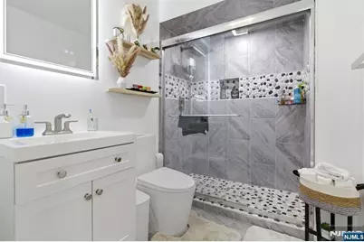 346 Harding Avenue, Clifton, NJ 07011 - Photo 11