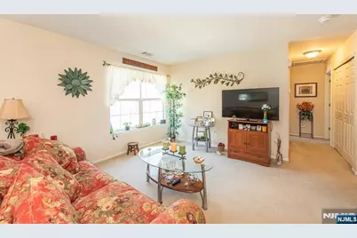 1060 Chedworth Circle, Mahwah, NJ 07430 - Photo 9