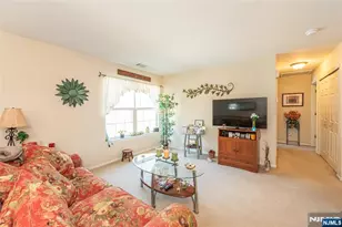 1060 Chedworth Cir, Mahwah, NJ 07430 - Photo 9