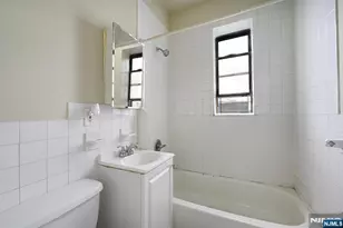 124 Storms Ave 4E, Jersey City, NJ 07306 - Photo 13