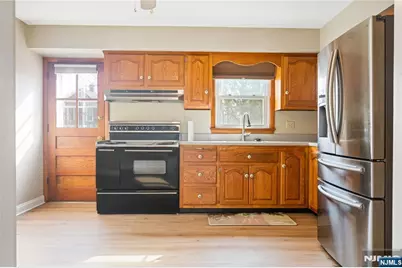 121 Pine Avenue, New Milford, NJ 07646 - Photo 5