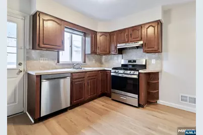 48 Center Court, Garfield, NJ 07026 - Photo 11