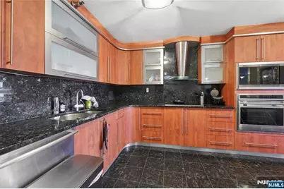 1512 Palisade Avenue 17A #17A, Fort Lee, NJ 07024 - Photo 9