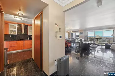 1512 Palisade Avenue 17A #17A, Fort Lee, NJ 07024 - Photo 11