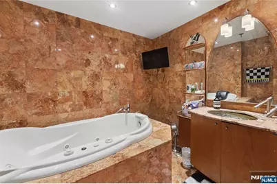 1512 Palisade Avenue 17A #17A, Fort Lee, NJ 07024 - Photo 19