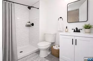 326 Ogden St, Orange, NJ 07050 - Photo 35