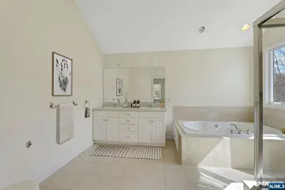 62 E Crescent, Mahwah, NJ 07430 - Photo 35