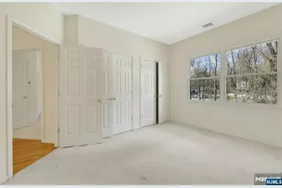 62 E Crescent, Mahwah, NJ 07430 - Photo 31